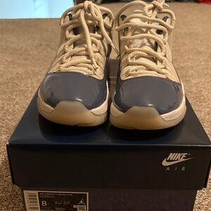 Jordan Air Retro Low Sneakers - Navy and White